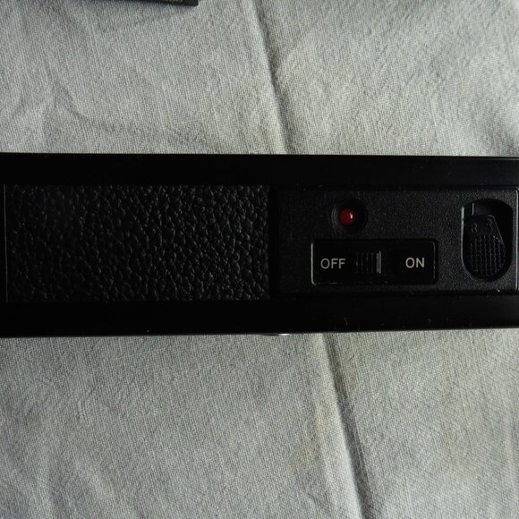 SLR: Cable Shutter Release & Shutter Cord & Flash & Auto Winder & Filter - Picture 7 of 9